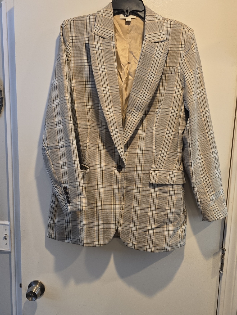 Classic Plaid Single-Button Women’s Blazer - Beige Plaid